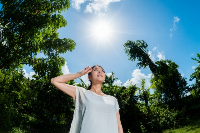 夏バテ女性